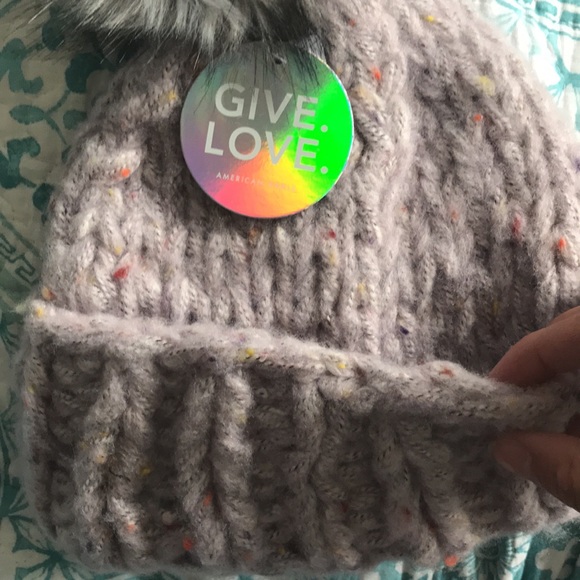 American Eagle winter hat with removable pompom - Picture 2 of 4